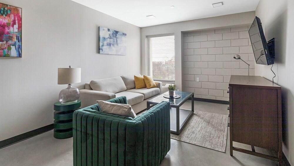 Landing Apartments at Five Points South