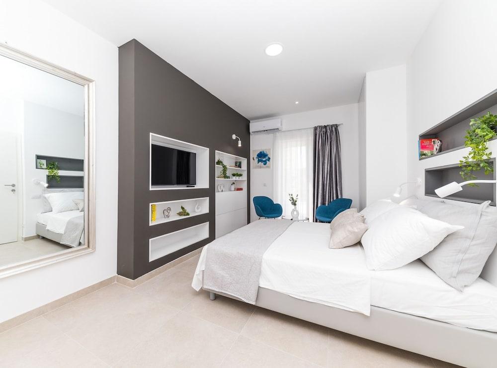 Scenic Elegant Trogir Villa With Pool