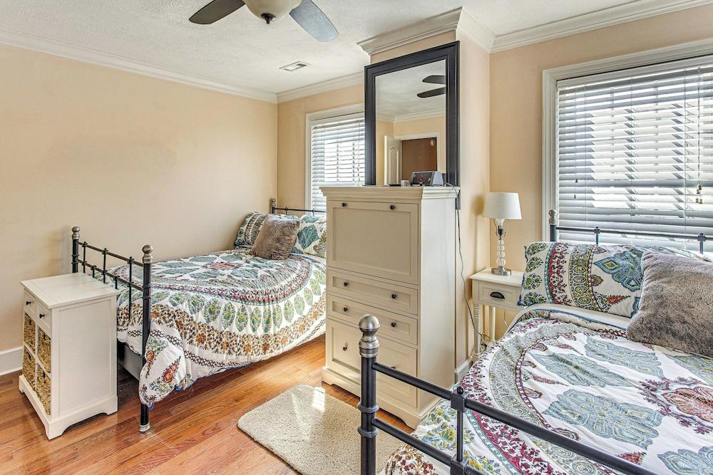 Walk to Ocean & Dtwn: Myrtle Beach Townhome!