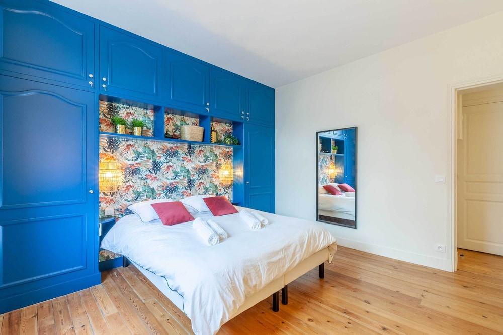 High-end 75m2 Apartment - Place Morny