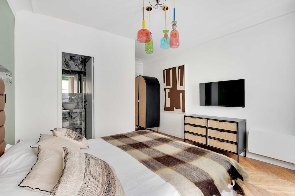 Parisian Luxury & Charm With A/C - St Germain