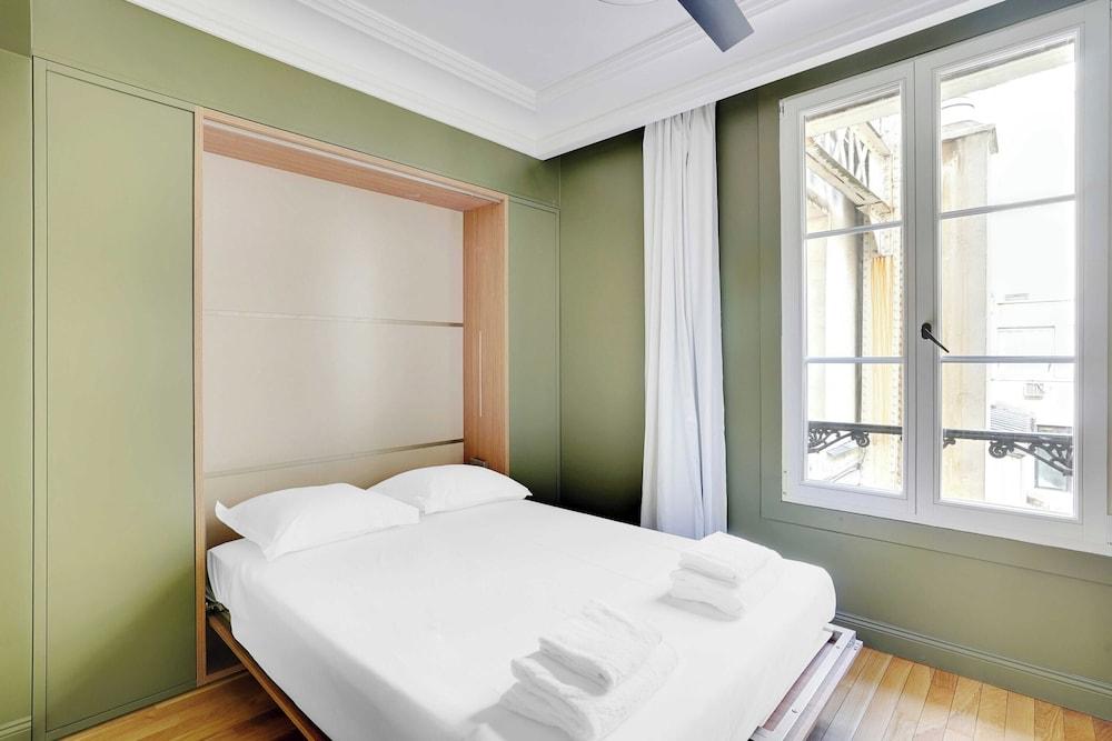 Magnificent Flat - 2br/6p - Champs Elysees