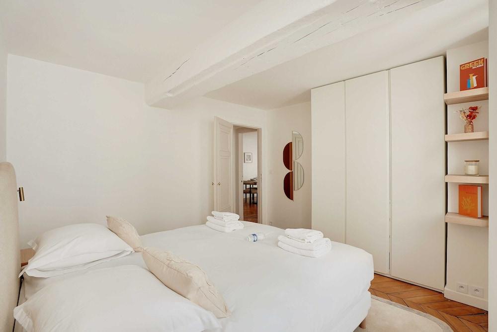 Elegant Apartment - 2br/4p - Near Invalides