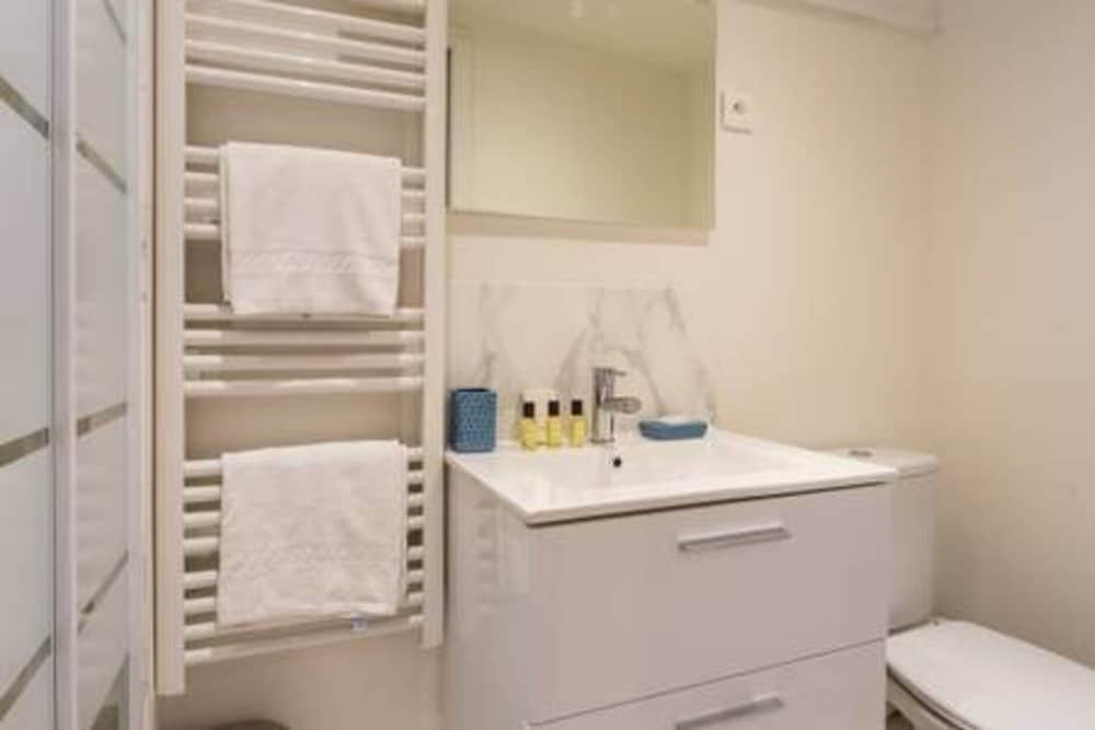 Charming Apartment -1br/4p- Bastille