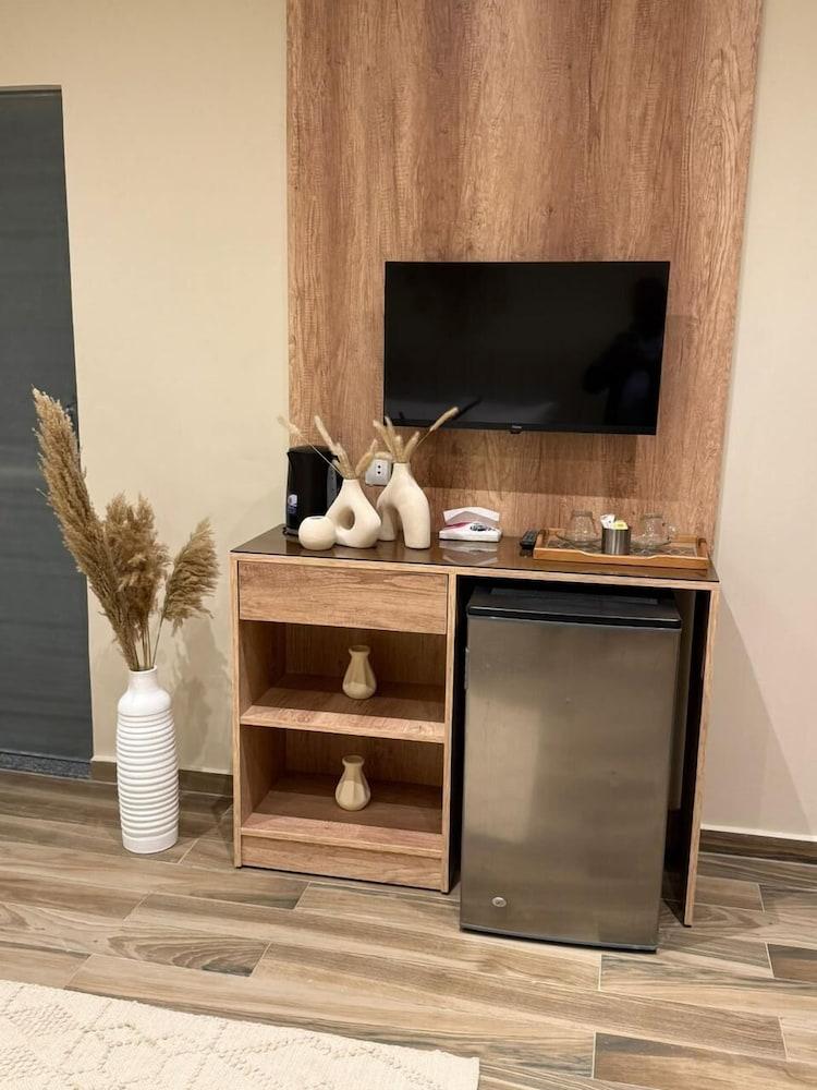 SEQUOIA Pyramids View