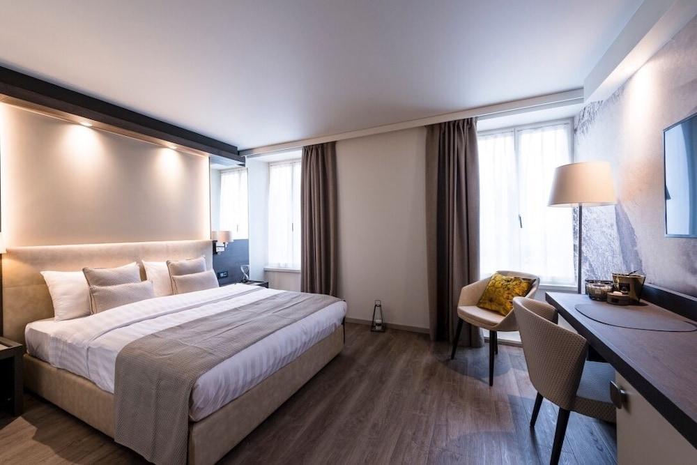 Ambassador Boutique Hotel