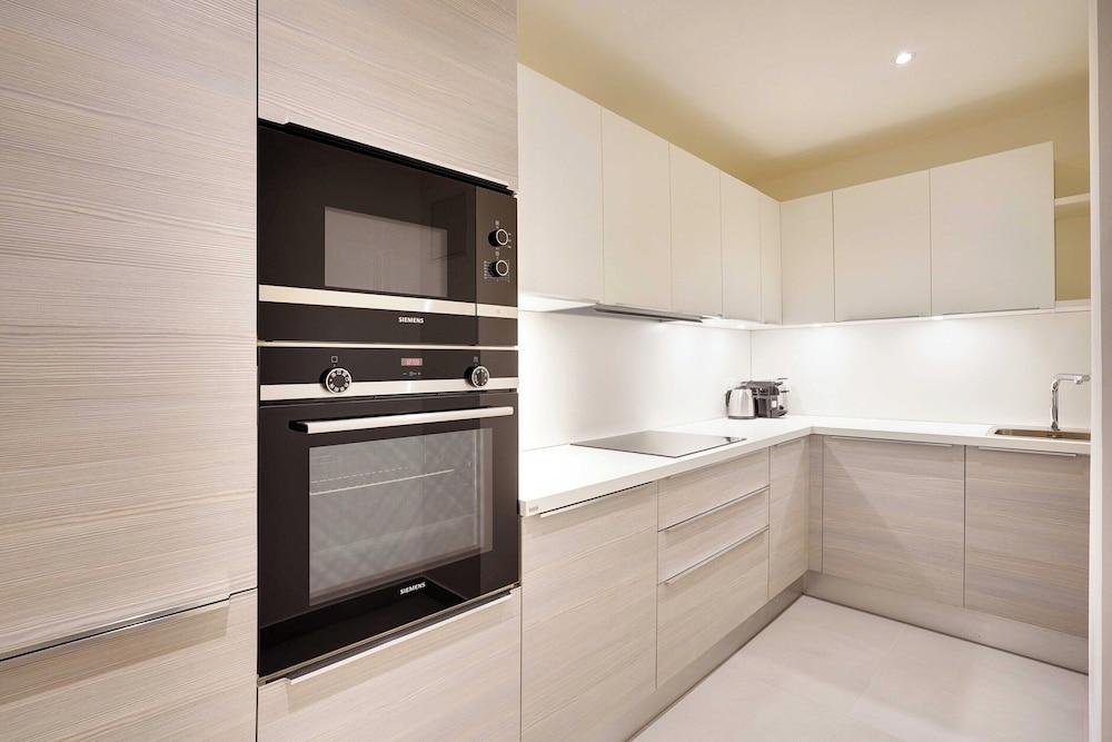 Sleek Apartment in Levallois-perret