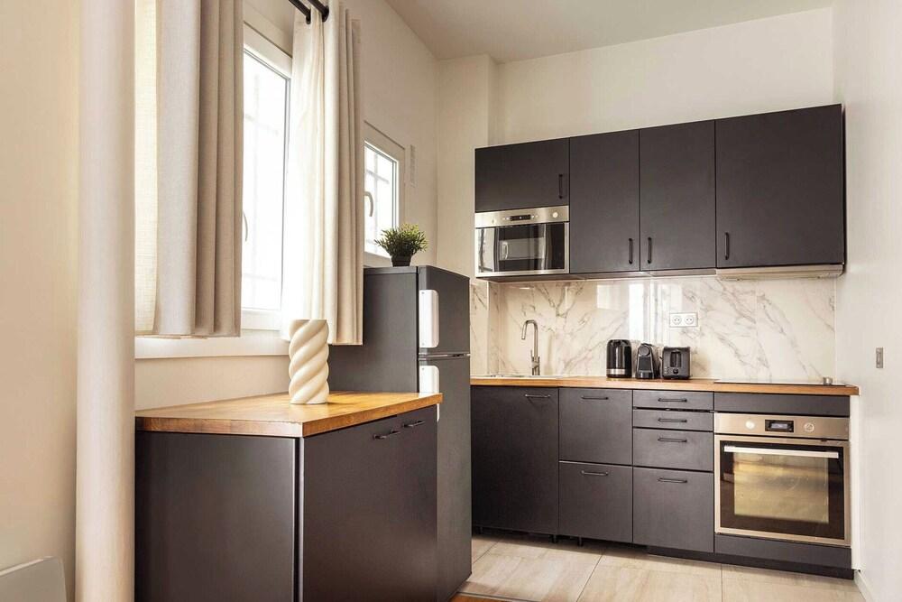 Amazing Apartment 2br/6p - Nation/voltaire