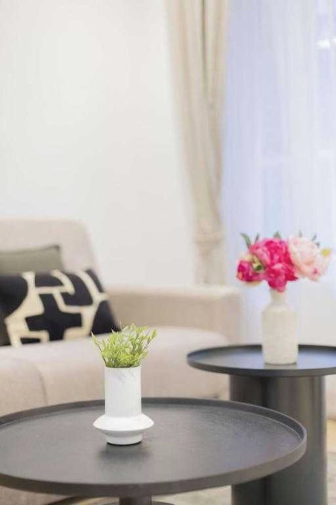 Apartment With 1 Room in Batignolles