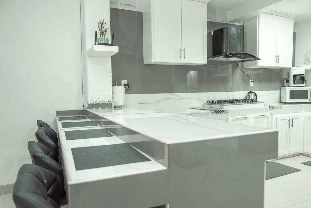 Best Location Airport & Embassy Access