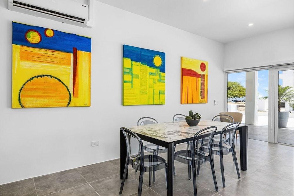 Modern Trestrapi Beach Villa 8 bed 8 Bath 2 Pools