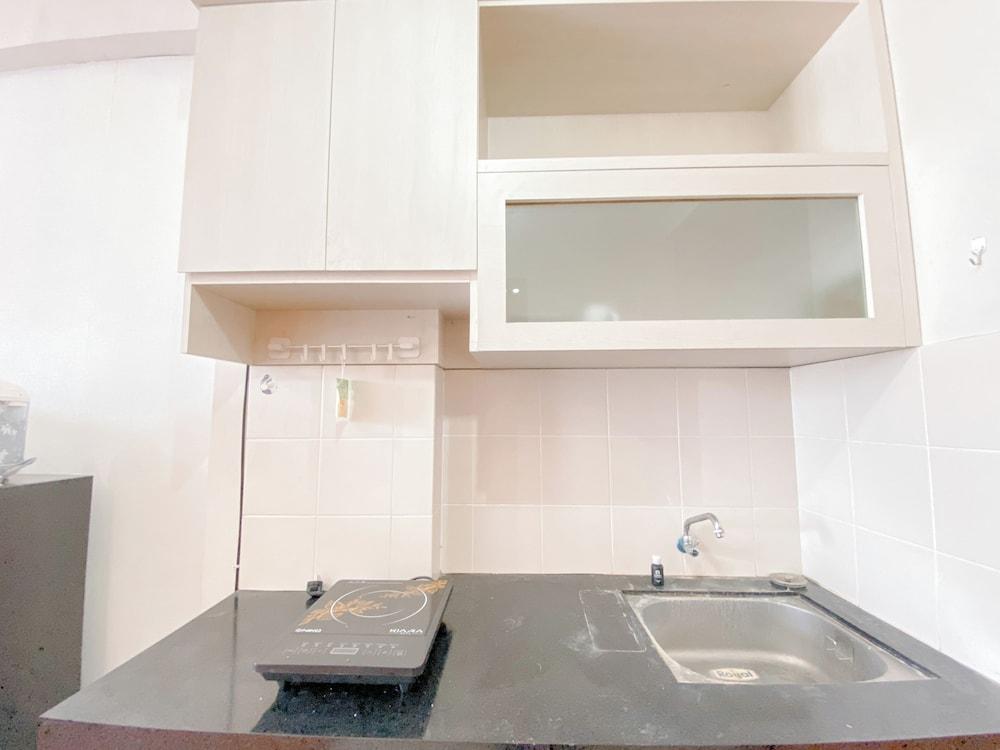 Modern Studio Room At Apartment Pinewood