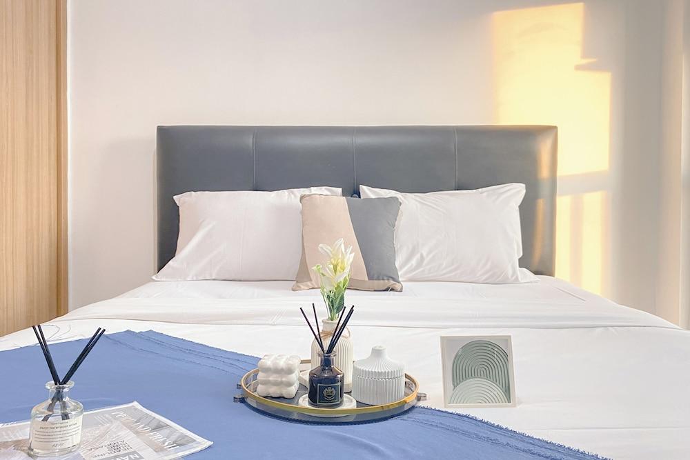 Simply Look And Comfy Studio Tifolia Apartment