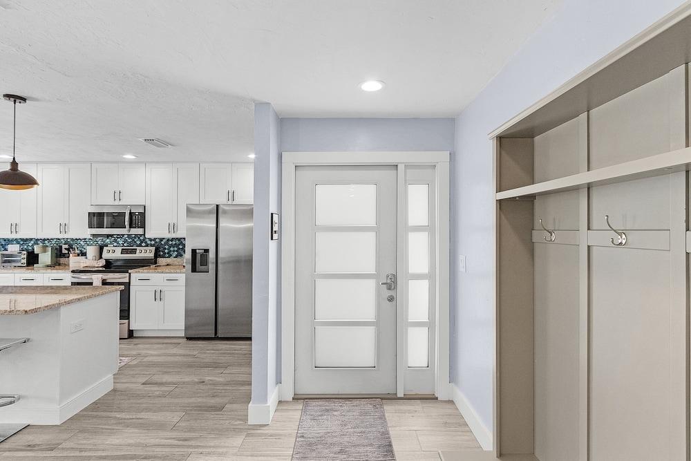 Soak Up The Sun - Saltwater Pool, Spacious Fenced-in Backyard, 3 Bedroom Home