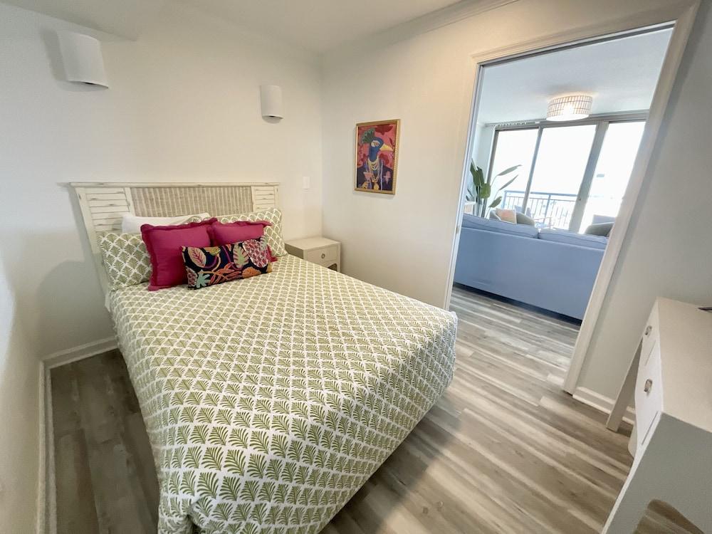 1703 Brighton, Newly Remodeled Condo With Full Access! 3 Bedroom Condo