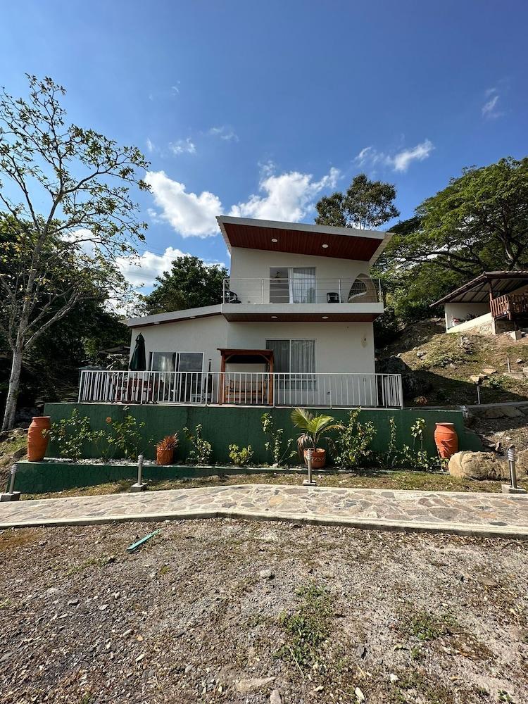 Complejo Turístico Hotel Ganbare