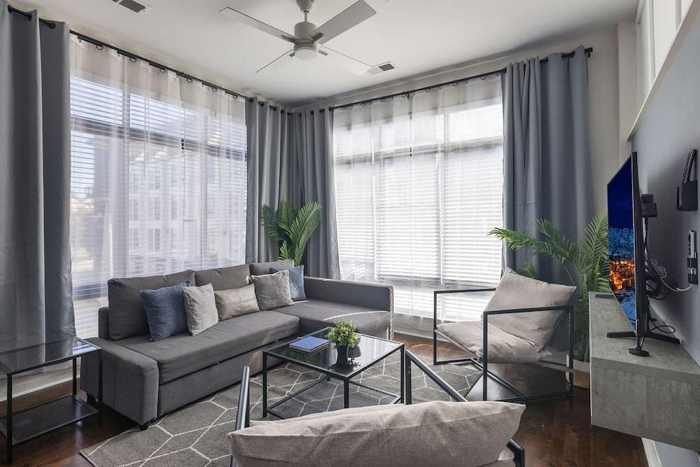 Spacious 2BD With Private Balcony and Free Parking 2