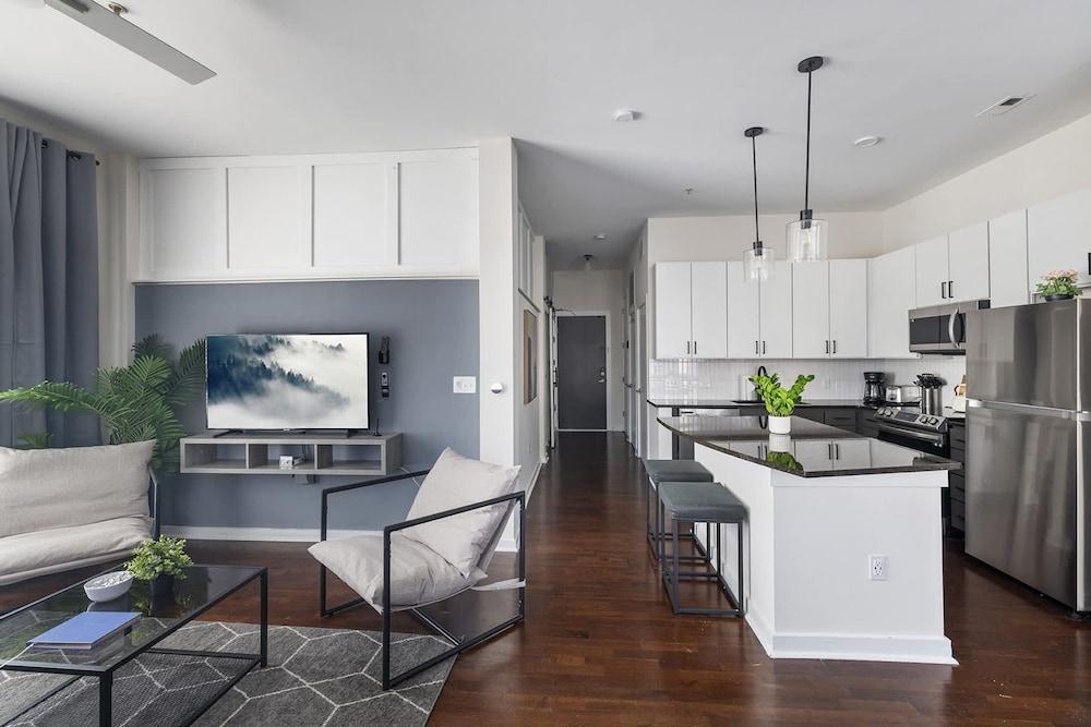 Spacious 2BD With Private Balcony and Free Parking 2