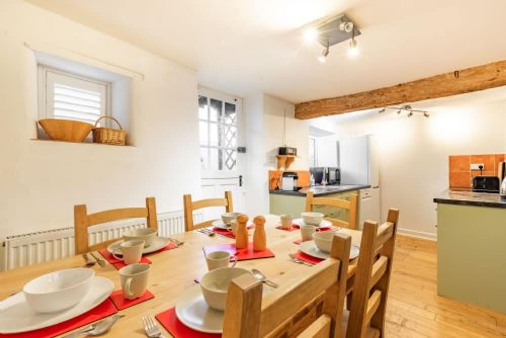 Host Stay 1 Ruscon Cottage