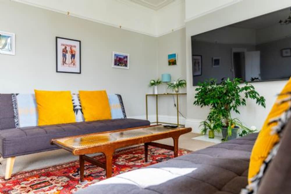 Host Stay St Georges