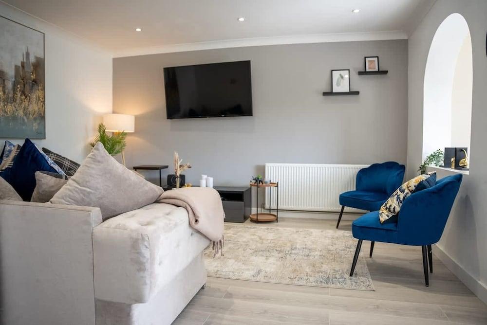 Host Stay Glazier Drive