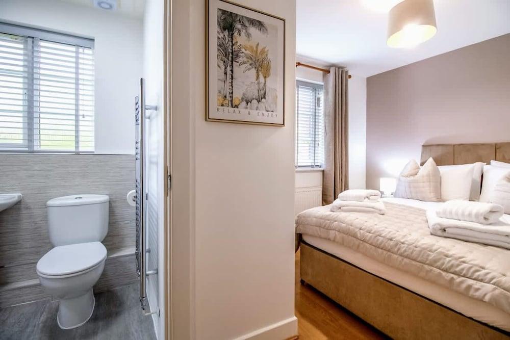 Host Stay Clover Field