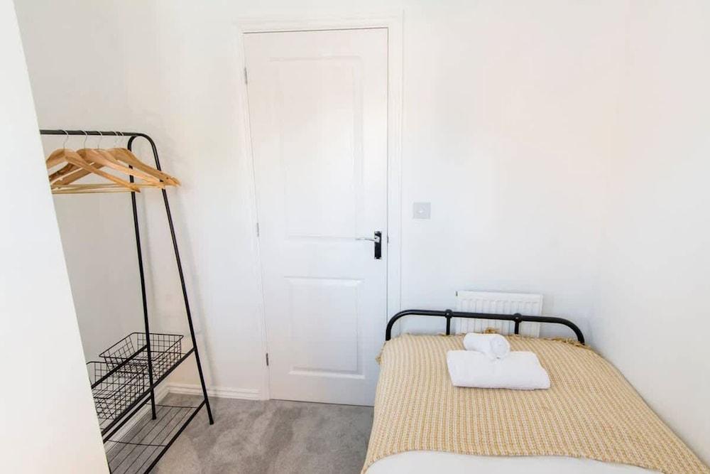 Host Stay Polwell Road