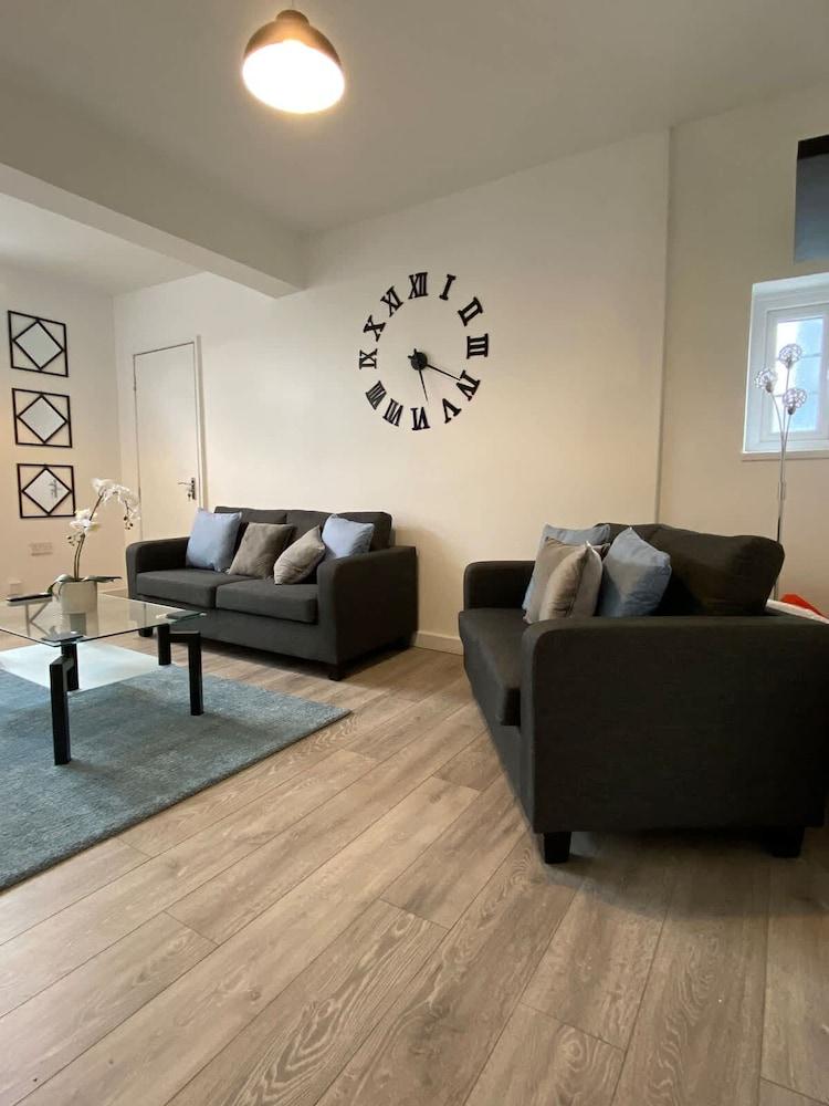 Host Stay Waterfront