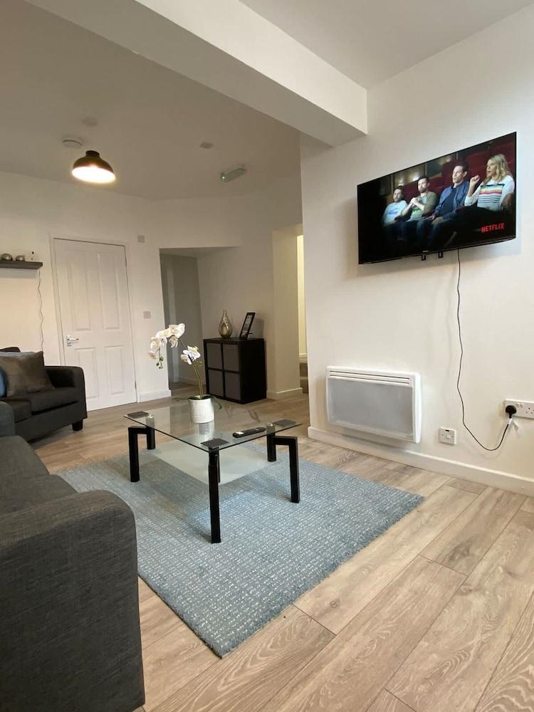 Host Stay Waterfront