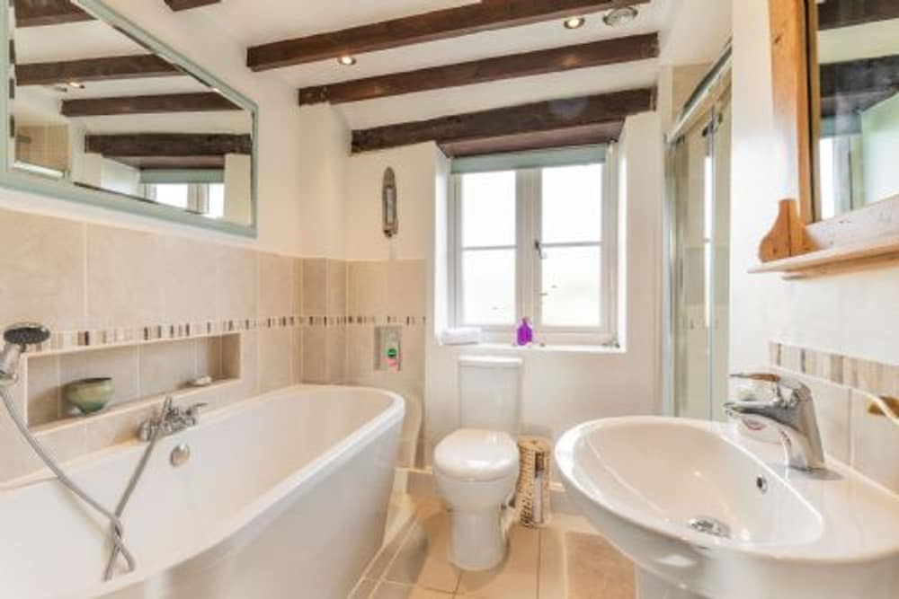 Host Stay Woodfalls Barn