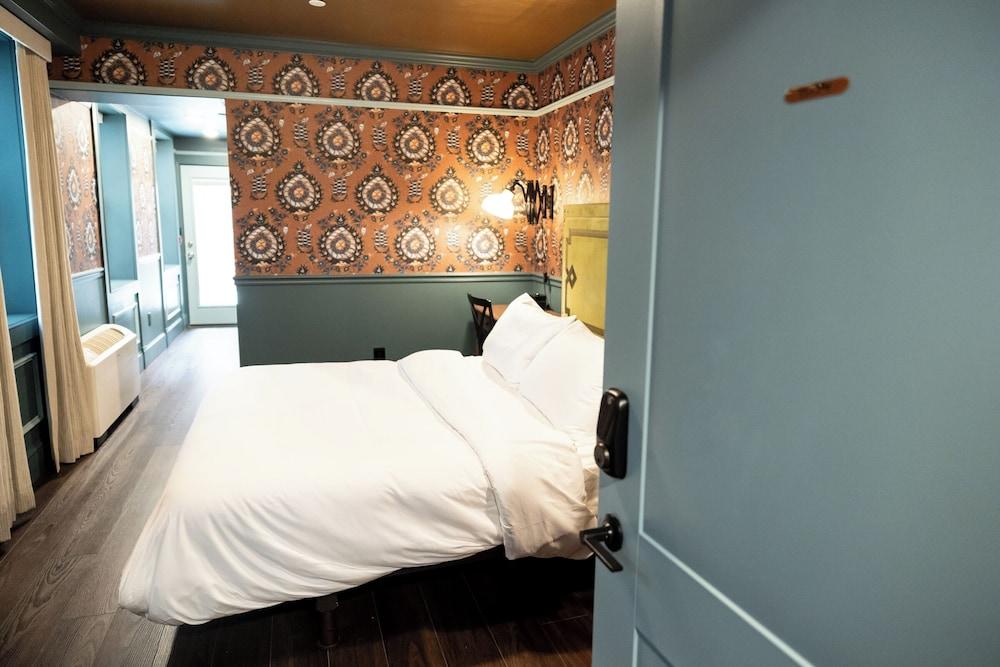 The Gas Lamp Hotel - Davy Suite