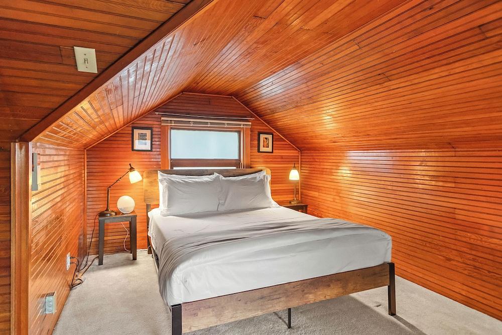 Treehouse Deck at Green Lake