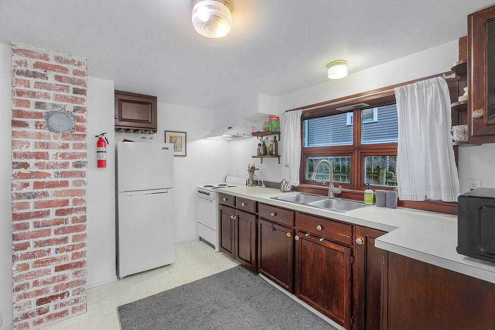 Green Lake Zen Low Level Garden Suite