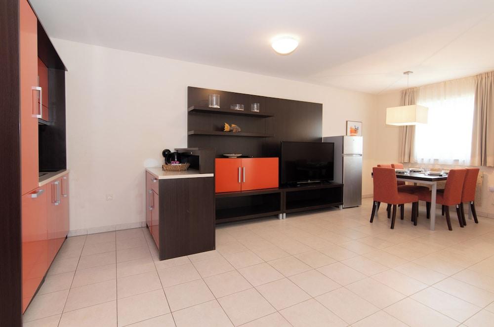 Marina Apartment Garbin 713