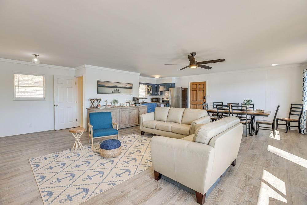 Decks & Boat Dock: 'the View on Lay Lake!'