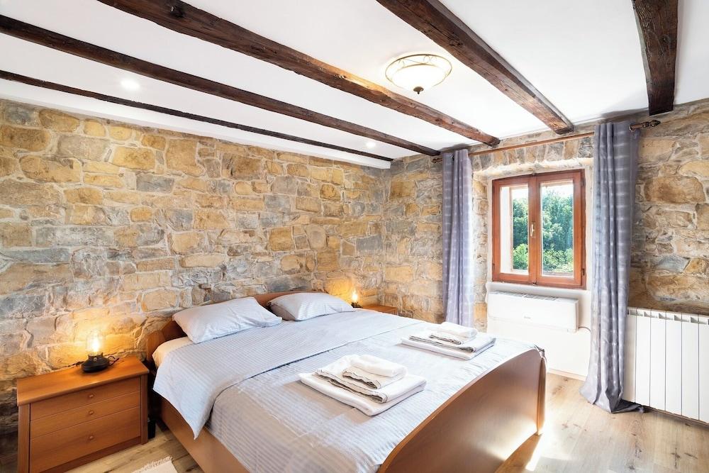 Boutique House Rustikana with pool Korte