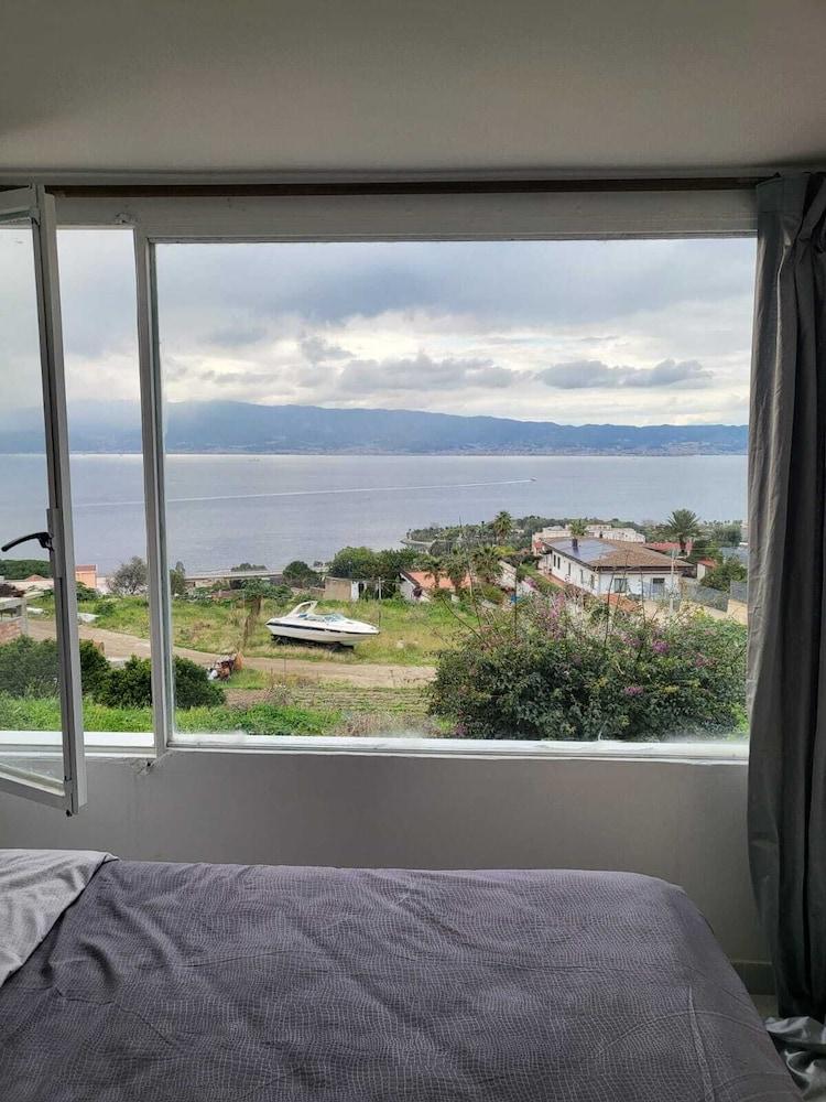 INCANTO Golden Place