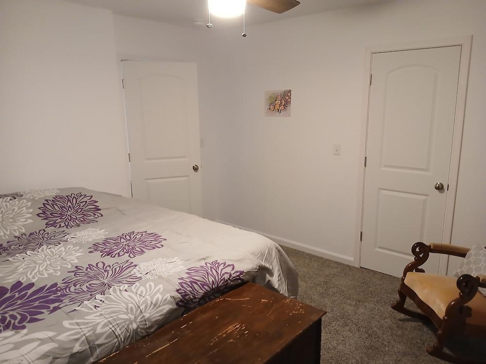 Branson House Bed and Breakfast