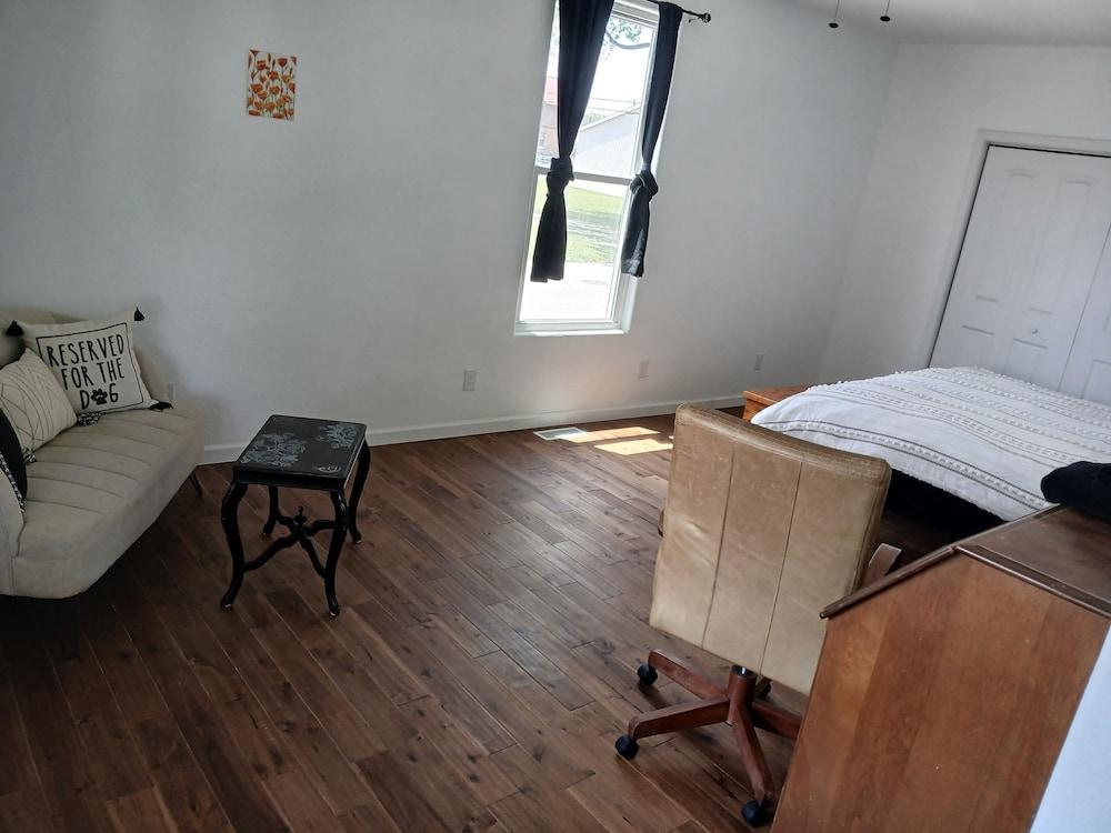 Branson House Bed and Breakfast