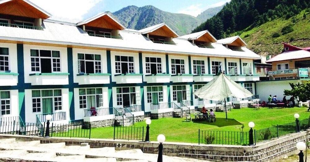 Pine Top Hotel Naran