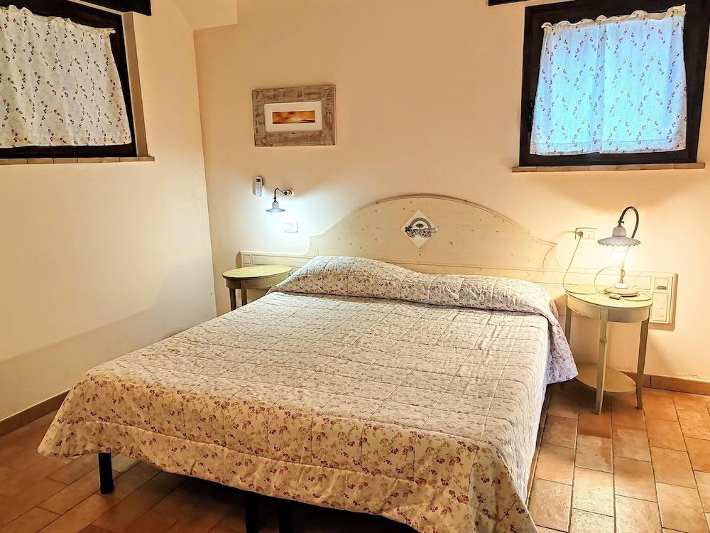 Apartment With Shared Pool