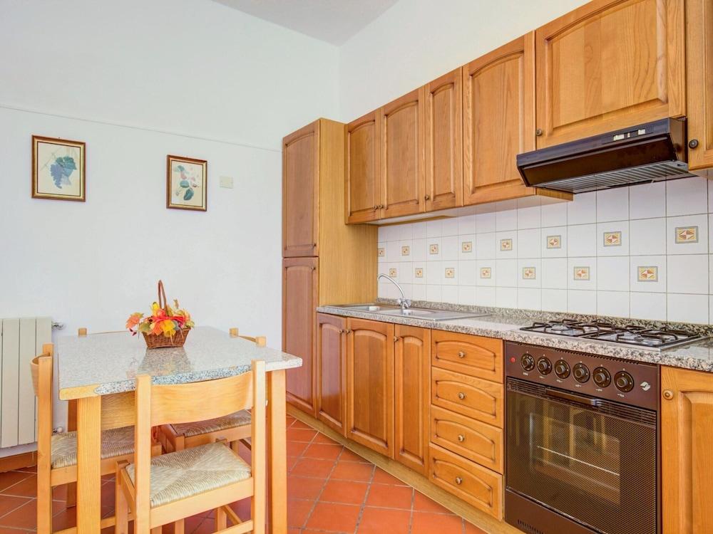 Apartment With Swimming Pool