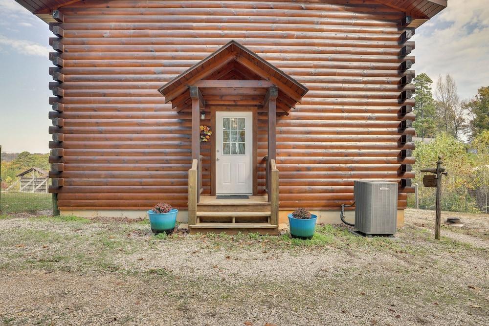 1 Mi to Current River: Sunset-view Van Buren Cabin