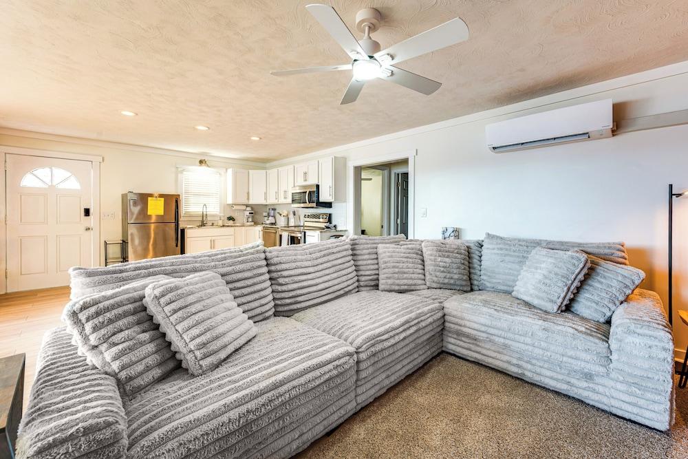 Dock + Views: High Rock Lake Hideaway!