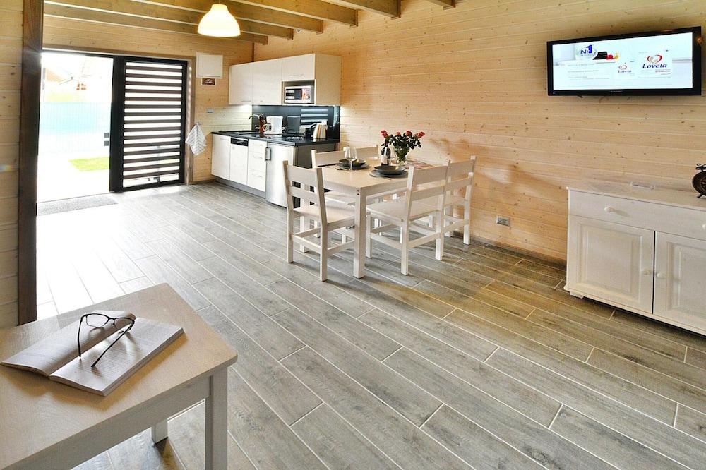 Holiday Homes Near the Sea, Sauna, Whirlpool