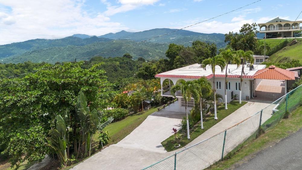 Nice Pool w Breathtaking Mountain Views BBQ