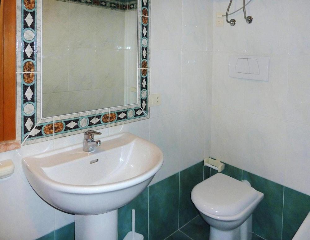 Apartment in Nisporto With Private Sea Access