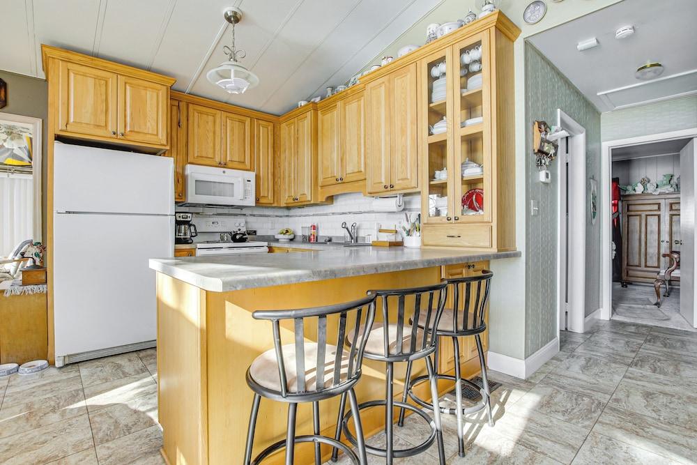 Keshena Lake House: Fire Pit, Deck