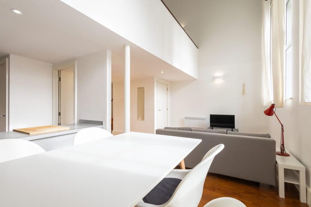 Host Stay City Hall View