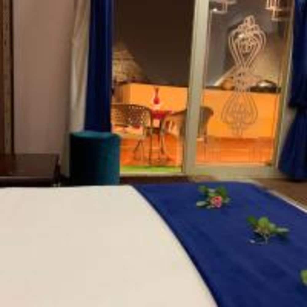 Sunrise Pyramids Inn